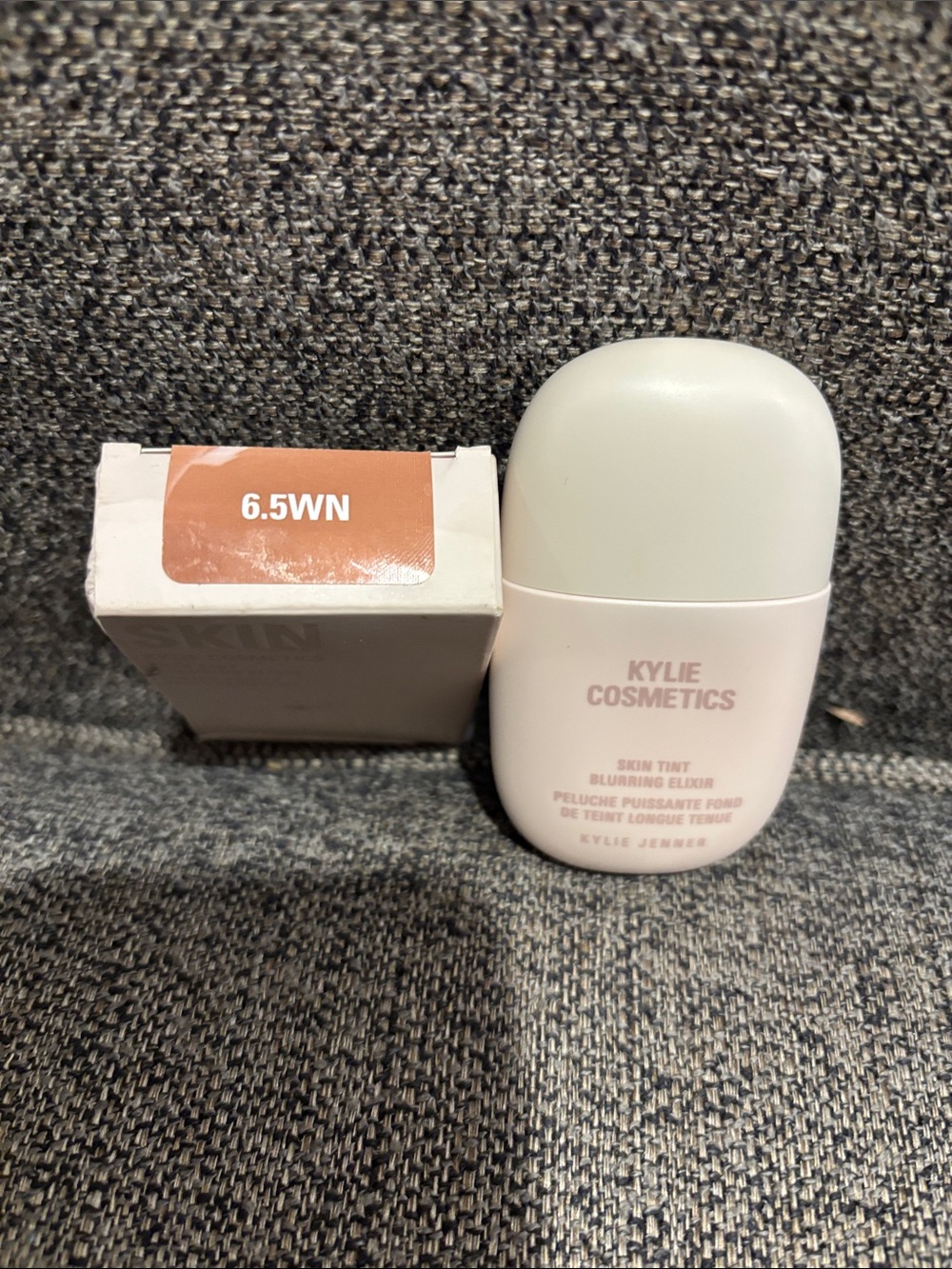 Kylie Cosmetics Skin Tint Blurring Elixir - Soft Cream & Warm Tan